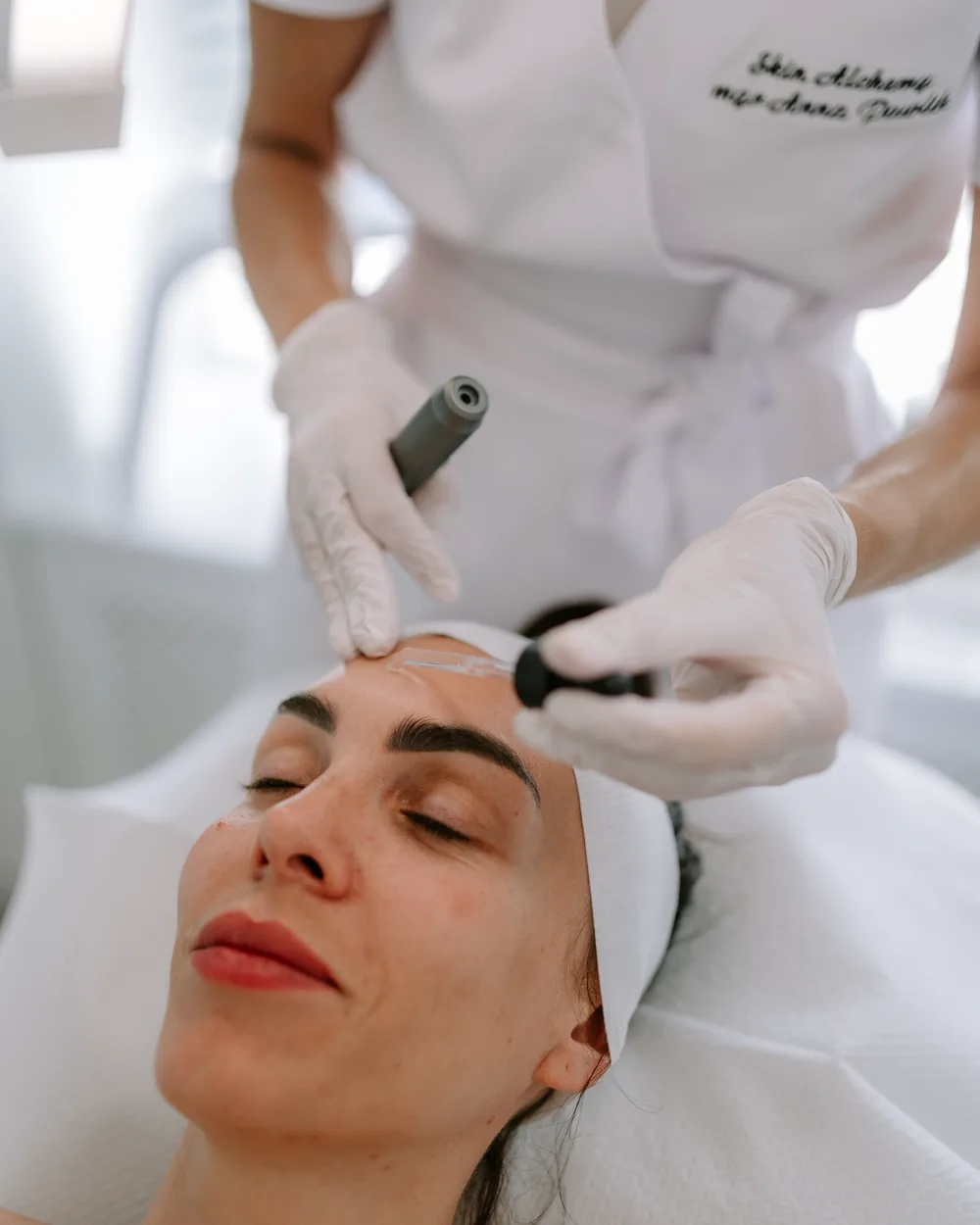 Zabieg mikronakłuwania twarzy w gabinecie Skin Alchemy w Gdańsku